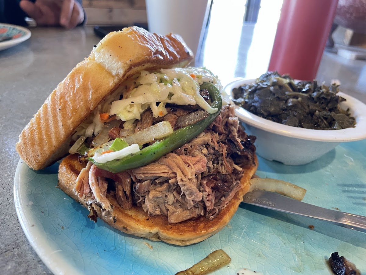 Fred Cotten's Landmark Bbq Photo 5