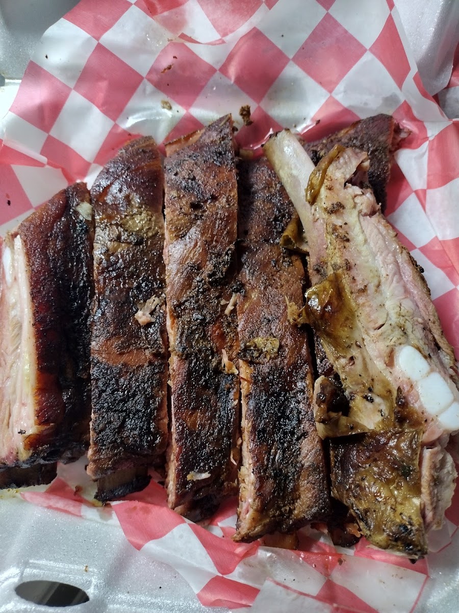 Fred Cotten's Landmark Bbq Photo 8